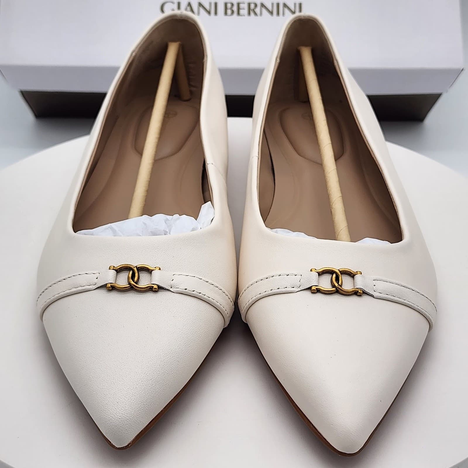 NEW - Giani Bernini Bentlley Women’s White Pointed Toe Flats Slip On Size 10 M - Thumbnail 5