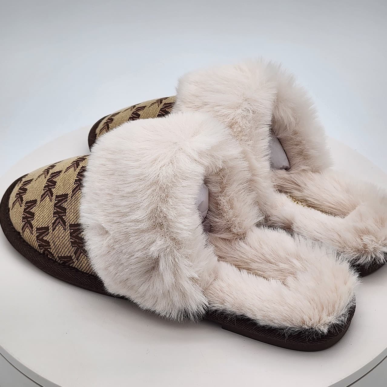 NEW - Michael Kors Tula Scuff Women's Faux Fur Logo Slide House Shoes - Size 6 - Thumbnail 4