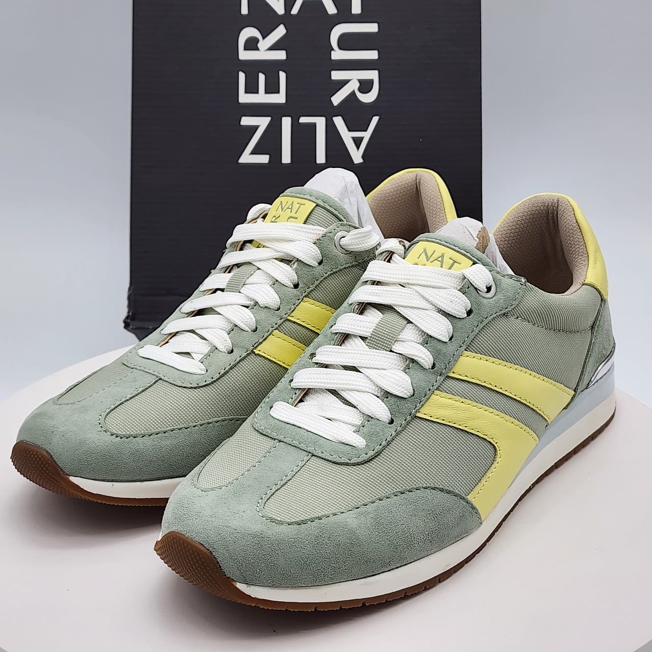 Naturalizer Lorena Pistachio Green Suede Fabric Sneakers Women’s Size 11 M - Thumbnail 5
