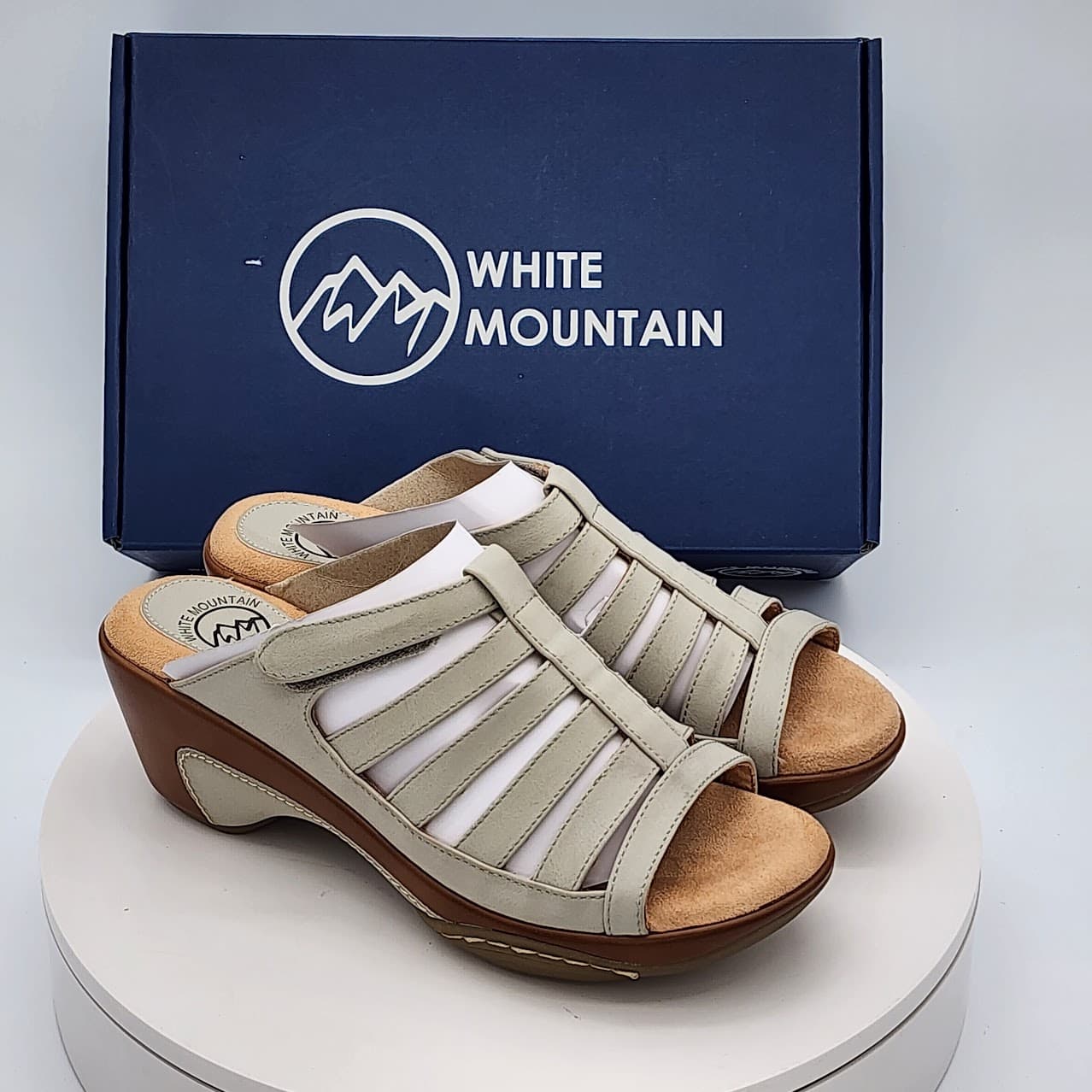 White Mountain Valencia Ice Burnished Strappy Wedge Clog Sandals Size 8.5