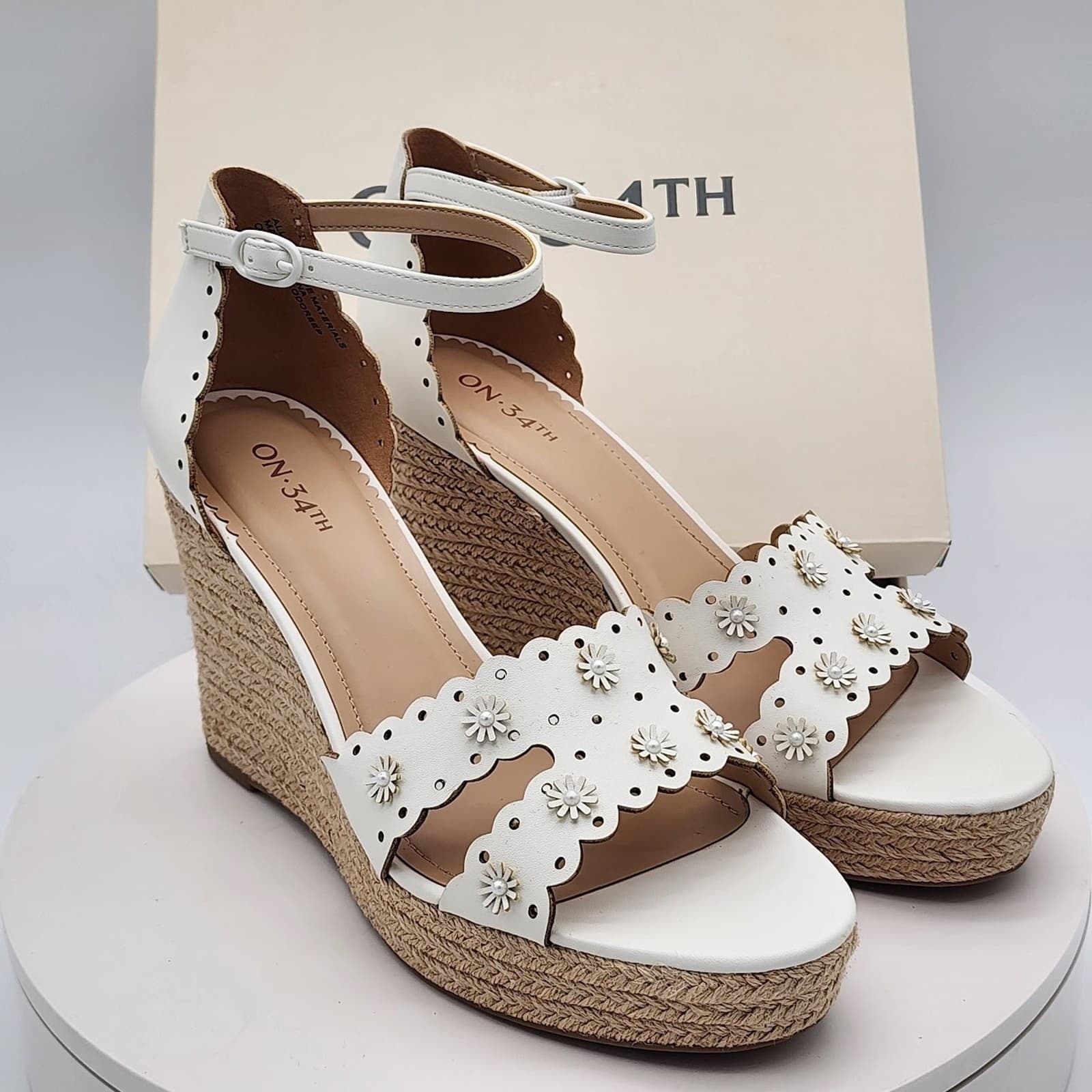 NEW - On 34th Theodore EP White Linen Floral Espadrille Wedge Sandals Size 9 M