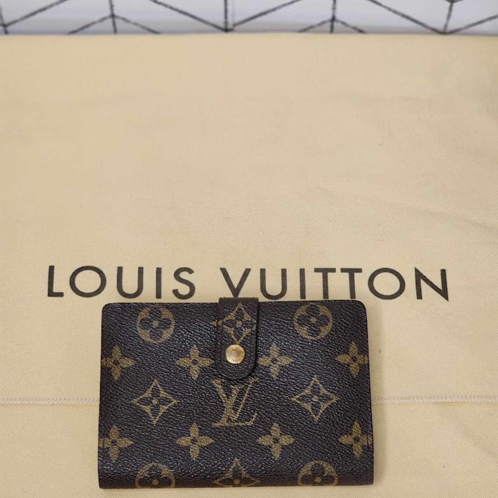 Louis Vuitton Monogram Porte Monnaie Billets Bifold Wallet - Authentic