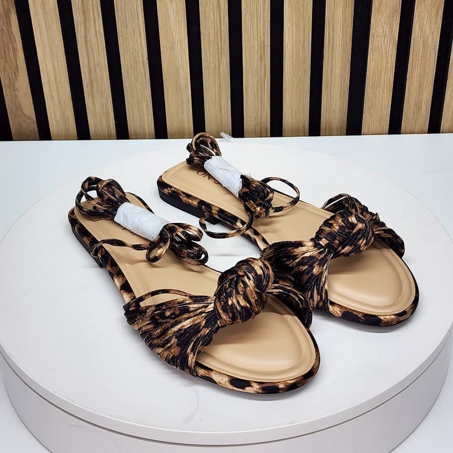 NEW - On 34th Jenniee Women’s Leopard Print Lace Up Flat Sandals Size 5.5