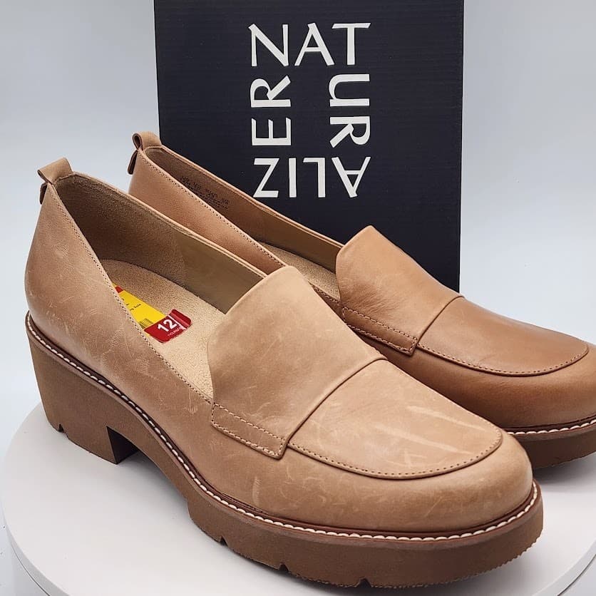 NEW Naturalizer Darry Lug Sole Loafers Toffee Leather Women's Size 12M