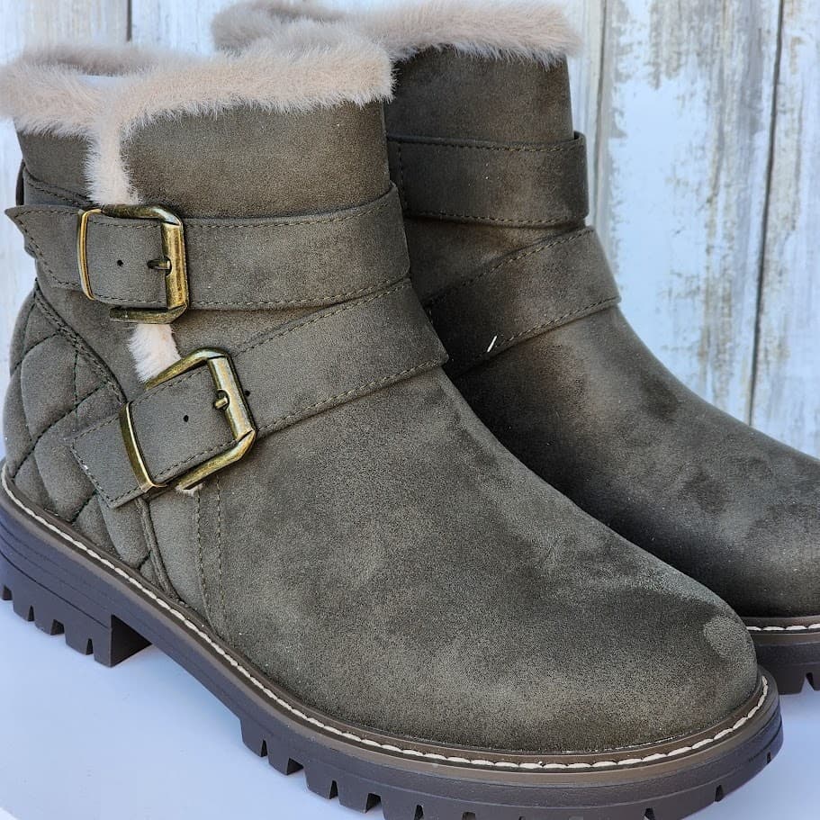 NEW - Cliffs by White Mountain Women's Marvin Bootie - Size 8