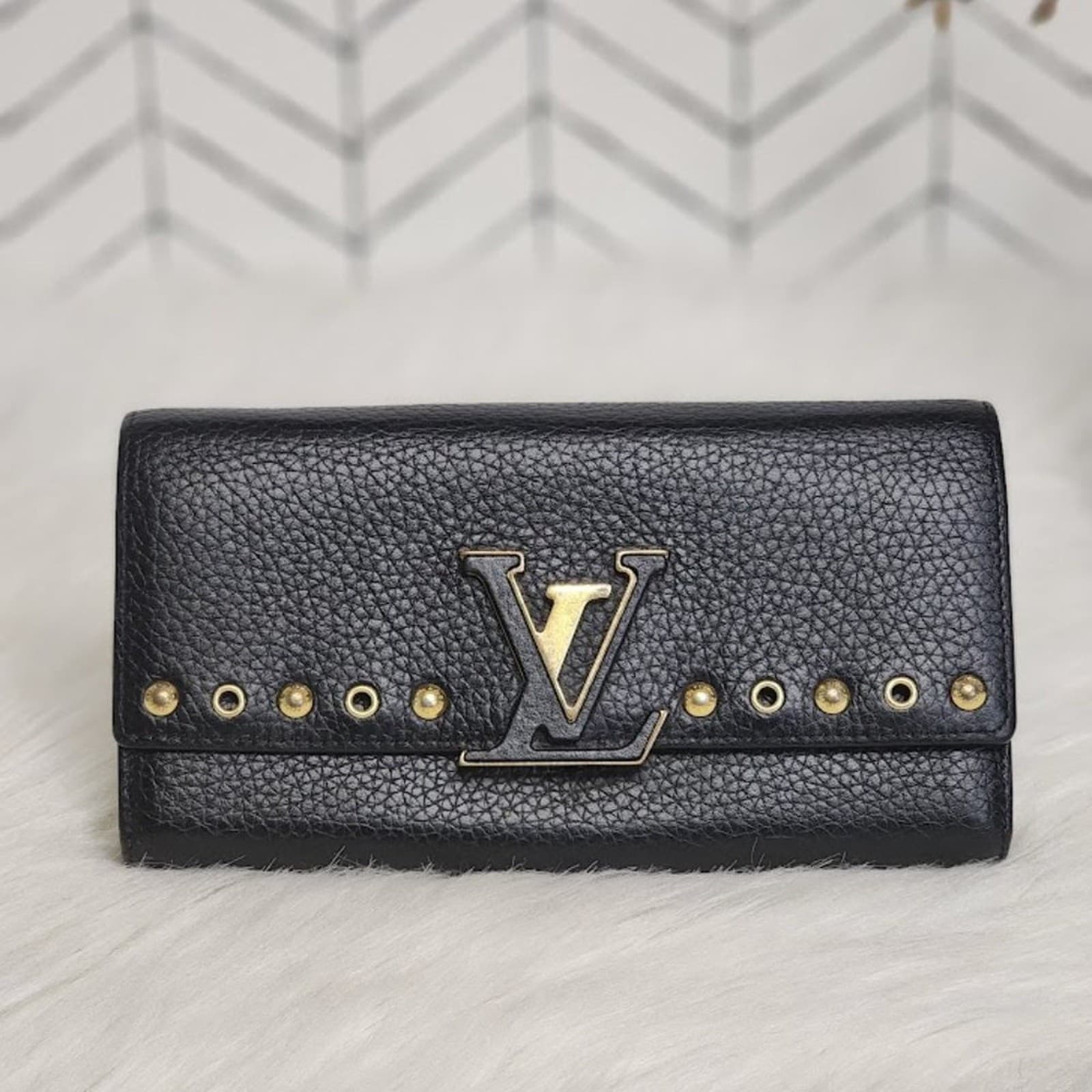 Louis Vuitton Taurillon Capucines Wallet – Authentic Luxury Wallet