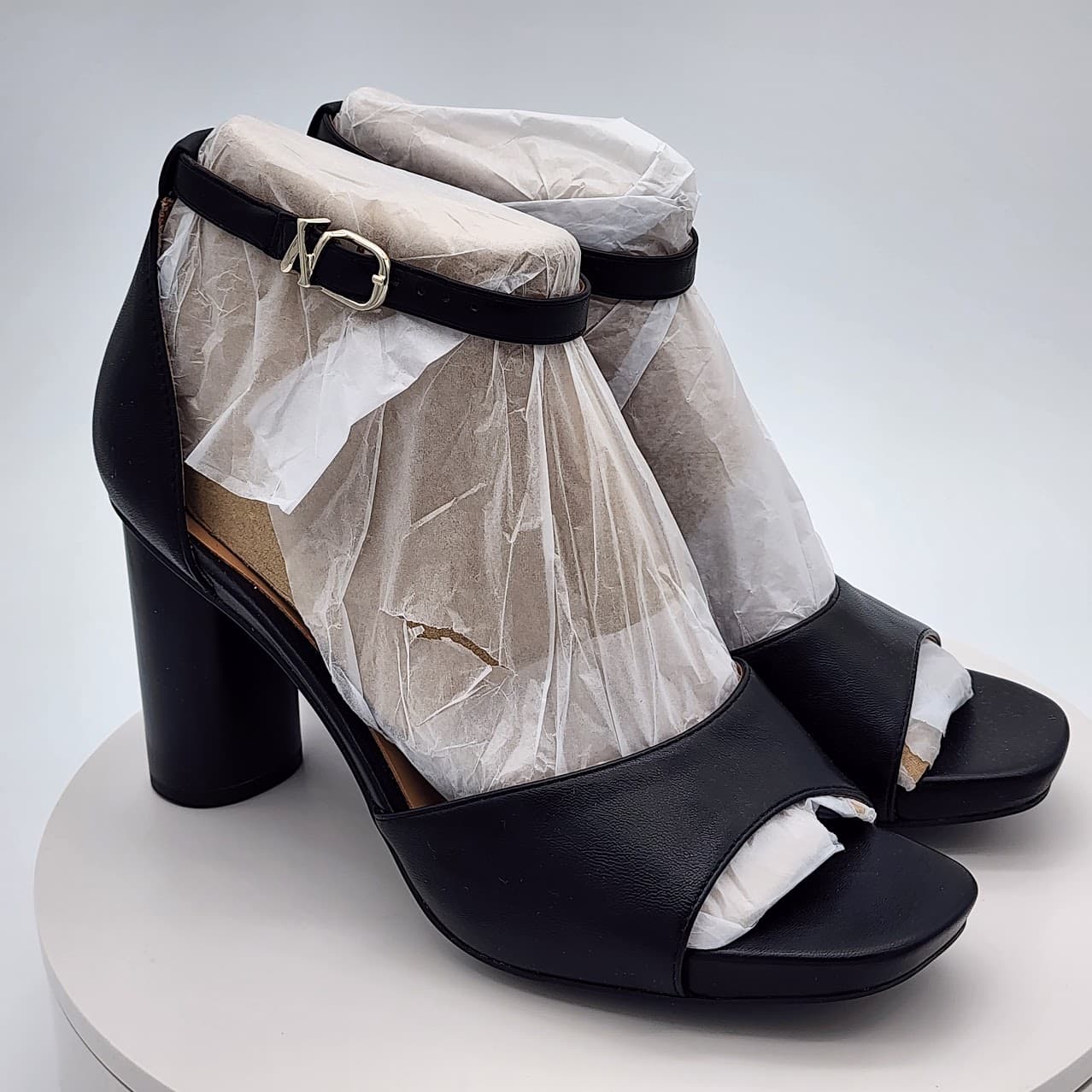 Naturalizer Malia Women's Black Open Toe Block Heel Sandals Size 11M Ankle Strap