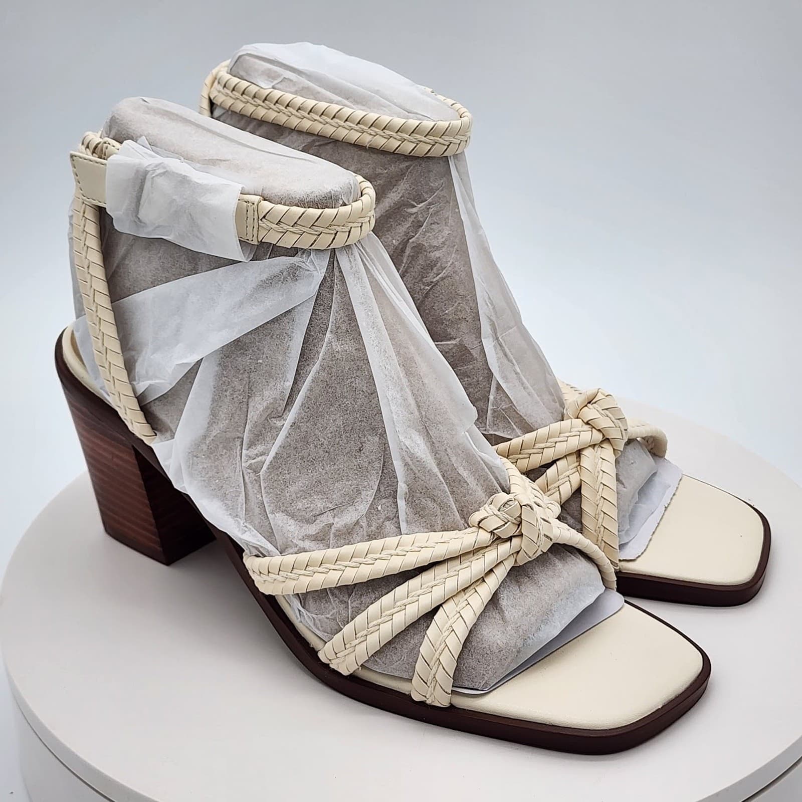 NEW - Giani Bernini Renaee Women’s White Linen Block Heel Sandals - Size 7