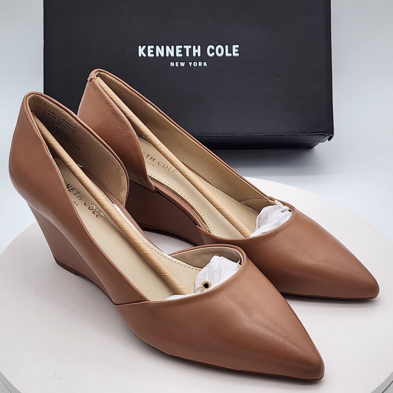Kenneth Cole New York Ellis Beige Leather D’Orsay Wedge Pumps Women’s Size 8